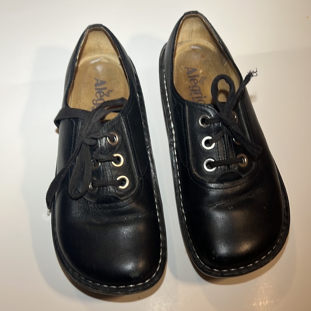 Algeria Shoes